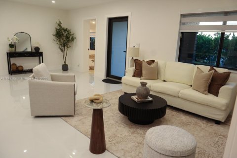 Casa en venta en North Miami Beach, Florida, 4 dormitorios, 140.28 m2 № 1891623 - foto 10