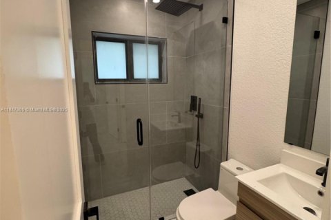 Casa en venta en North Miami Beach, Florida, 4 dormitorios, 140.28 m2 № 1891623 - foto 23