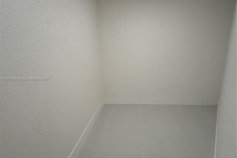 Casa en venta en North Miami Beach, Florida, 4 dormitorios, 140.28 m2 № 1891623 - foto 26