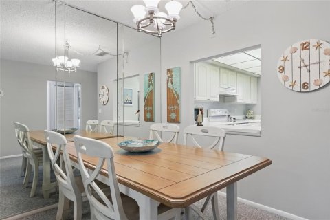Condo in Sarasota, Florida, 2 bedrooms  № 1655628 - photo 6