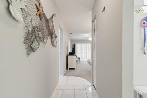 Condo in Sarasota, Florida, 2 bedrooms  № 1655628 - photo 3