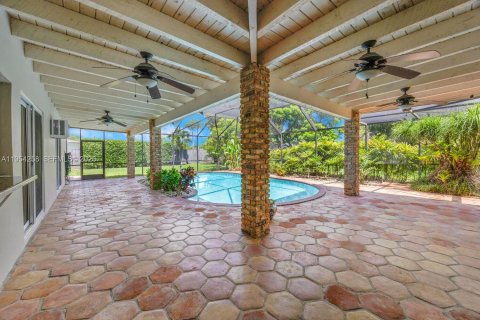Villa ou maison à vendre à Miami, Floride: 4 chambres, 188.5 m2 № 2009091 - photo 29