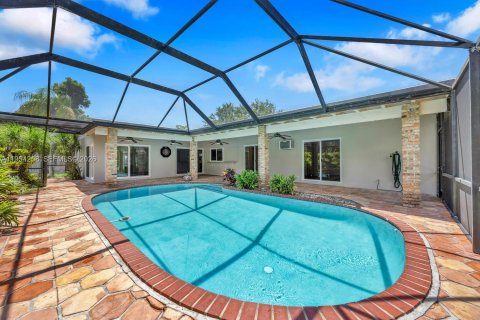 Villa ou maison à vendre à Miami, Floride: 4 chambres, 188.5 m2 № 2009091 - photo 3