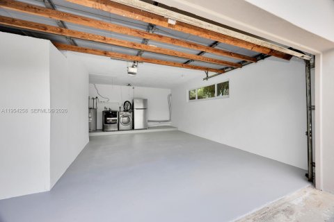 Villa ou maison à vendre à Miami, Floride: 4 chambres, 188.5 m2 № 2009091 - photo 27