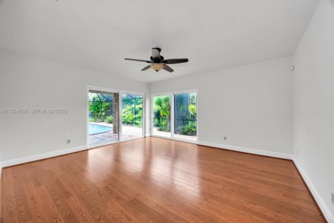 Villa ou maison à vendre à Miami, Floride: 4 chambres, 188.5 m2 № 2009091 - photo 17
