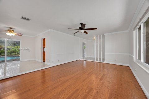 Villa ou maison à vendre à Miami, Floride: 4 chambres, 188.5 m2 № 2009091 - photo 12