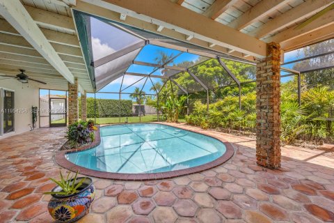 Villa ou maison à vendre à Miami, Floride: 4 chambres, 188.5 m2 № 2009091 - photo 28