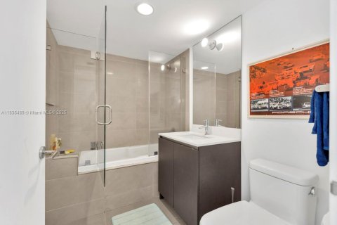 Condominio en venta en Miami Beach, Florida, 2 dormitorios, 120.12 m2 № 1935130 - foto 15