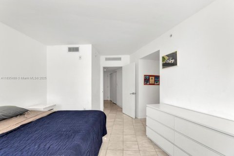 Condominio en venta en Miami Beach, Florida, 2 dormitorios, 120.12 m2 № 1935130 - foto 18