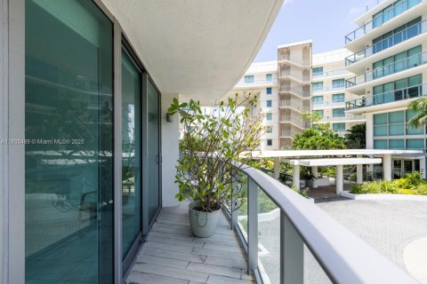 Condominio en venta en Miami Beach, Florida, 2 dormitorios, 120.12 m2 № 1935130 - foto 24