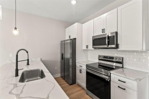 Apartamento en alquiler en Port Charlotte, Florida, 3 dormitorios, 115.66 m2 № 1796138 - foto 2