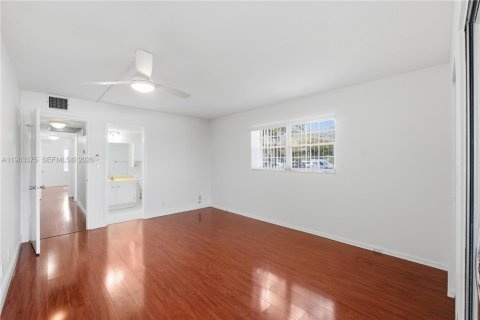 Copropriété à vendre à Coconut Creek, Floride: 2 chambres, 112.41 m2 № 2026625 - photo 17