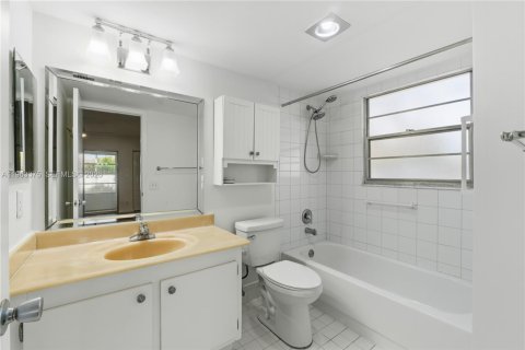 Copropriété à vendre à Coconut Creek, Floride: 2 chambres, 112.41 m2 № 2026625 - photo 19