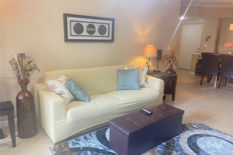 Condo in Sunny Isles Beach, Florida, 2 bedrooms  № 2042148 - photo 4