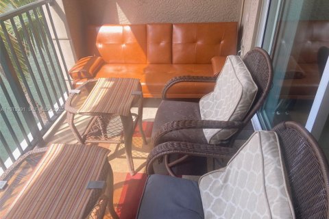 Condo in Sunny Isles Beach, Florida, 2 bedrooms  № 2042148 - photo 12