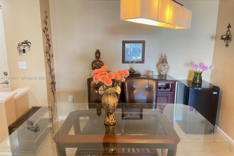 Condo in Sunny Isles Beach, Florida, 2 bedrooms  № 2042148 - photo 6