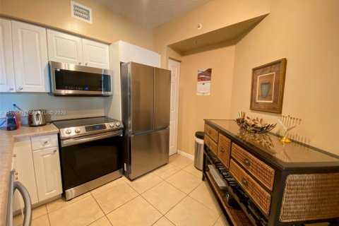 Condo in Sunny Isles Beach, Florida, 2 bedrooms  № 2042148 - photo 9