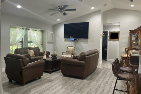 Casa en venta en Cape Coral, Florida, 3 dormitorios, 111.85 m2 № 1789528 - foto 14