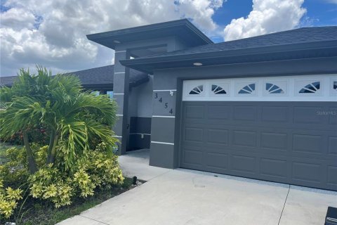 Casa en venta en Cape Coral, Florida, 3 dormitorios, 111.85 m2 № 1789528 - foto 2