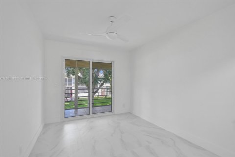 Copropriété à vendre à Deerfield Beach, Floride: 2 chambres, 76.18 m2 № 1961325 - photo 26