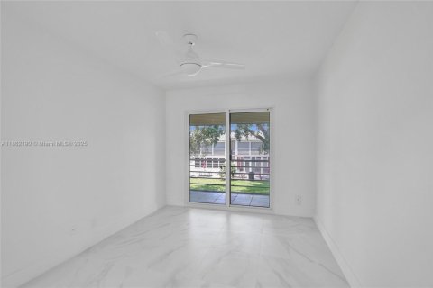 Copropriété à vendre à Deerfield Beach, Floride: 2 chambres, 76.18 m2 № 1961325 - photo 27