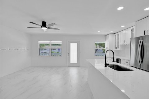 Copropriété à vendre à Deerfield Beach, Floride: 2 chambres, 76.18 m2 № 1961325 - photo 17