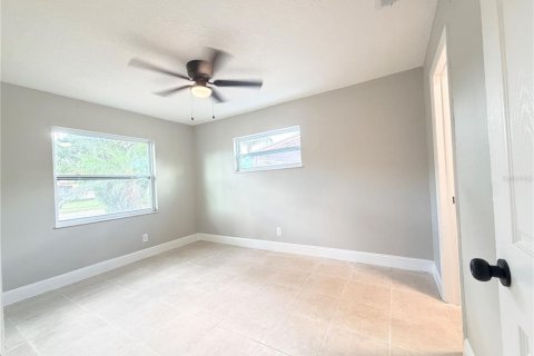 House in Orlando, Florida 4 bedrooms, 140 sq.m. № 2422804 - photo 20