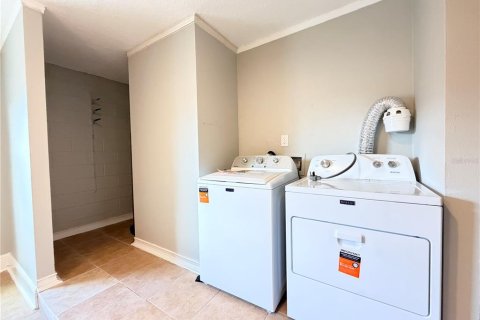 House in Orlando, Florida 4 bedrooms, 140 sq.m. № 2422804 - photo 27