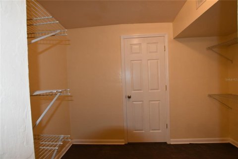 House in Gainesville, Florida 5 bedrooms, 344.85 sq.m. № 2210053 - photo 14