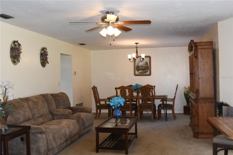 House in Gainesville, Florida 5 bedrooms, 344.85 sq.m. № 2210053 - photo 7