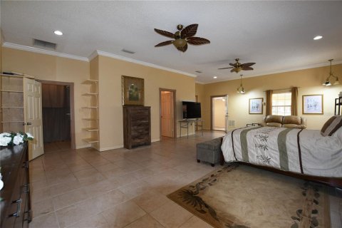 House in Gainesville, Florida 5 bedrooms, 344.85 sq.m. № 2210053 - photo 23
