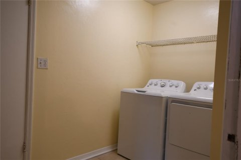 House in Gainesville, Florida 5 bedrooms, 344.85 sq.m. № 2210053 - photo 19