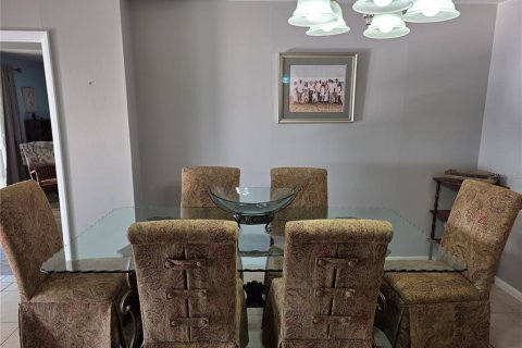 Купить кондоминиум в Сент-Питерсберг, Флорида 5 комнат, 163.51м2, № 2098388 - фото 14