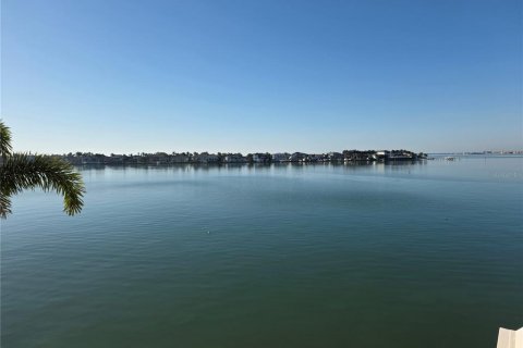 Купить кондоминиум в Сент-Питерсберг, Флорида 5 комнат, 163.51м2, № 2098388 - фото 8