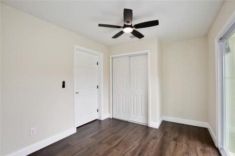 House in Geneva, Florida 4 bedrooms, 177.26 sq.m. № 2114876 - photo 7