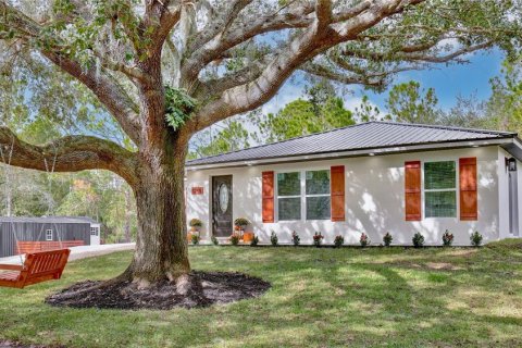 House in Geneva, Florida 4 bedrooms, 177.26 sq.m. № 2114876 - photo 2