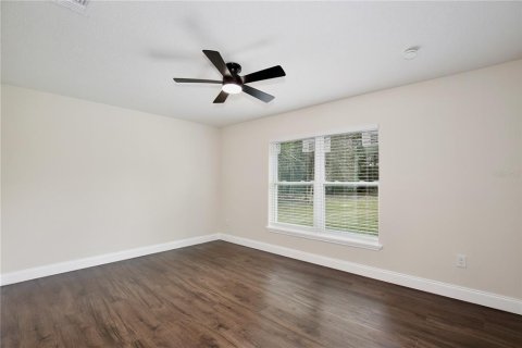 House in Geneva, Florida 4 bedrooms, 177.26 sq.m. № 2114876 - photo 15