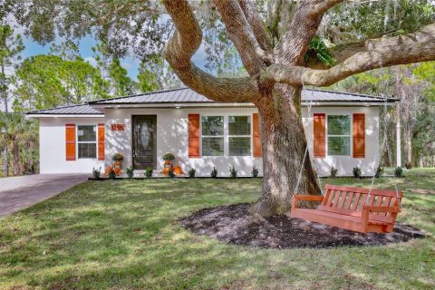 House in Geneva, Florida 4 bedrooms, 177.26 sq.m. № 2114876 - photo 3