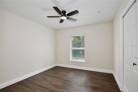 House in Geneva, Florida 4 bedrooms, 177.26 sq.m. № 2114876 - photo 21