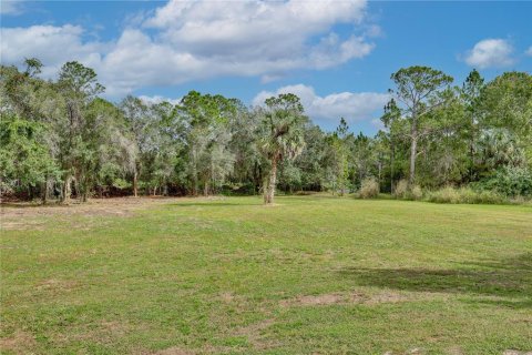 House in Geneva, Florida 4 bedrooms, 177.26 sq.m. № 2114876 - photo 29