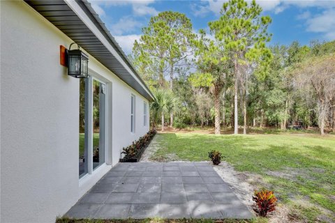 House in Geneva, Florida 4 bedrooms, 177.26 sq.m. № 2114876 - photo 27