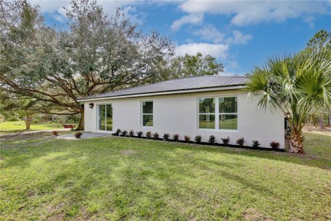 House in Geneva, Florida 4 bedrooms, 177.26 sq.m. № 2114876 - photo 26