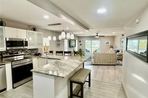 Condo in Saint Pete Beach, Florida, 2 bedrooms  № 1626068 - photo 8