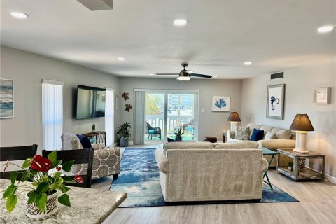 Condo in Saint Pete Beach, Florida, 2 bedrooms  № 1626068 - photo 5