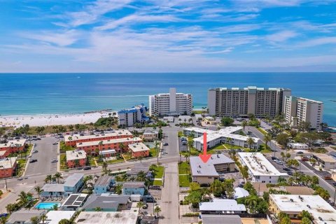 Condo in Saint Pete Beach, Florida, 2 bedrooms  № 1626068 - photo 2