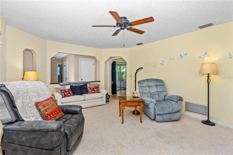 House in Edgewater, Florida 2 bedrooms, 122.17 sq.m. № 1613329 - photo 10