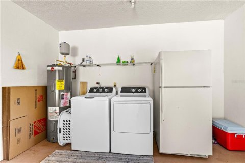House in Edgewater, Florida 2 bedrooms, 122.17 sq.m. № 1613329 - photo 29