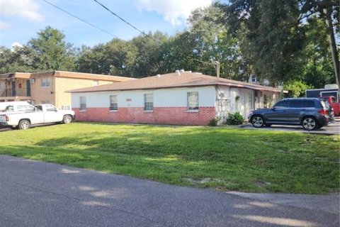 Commercial property in Lutz, Florida 12 bedrooms, 337.61 sq.m. № 2394296