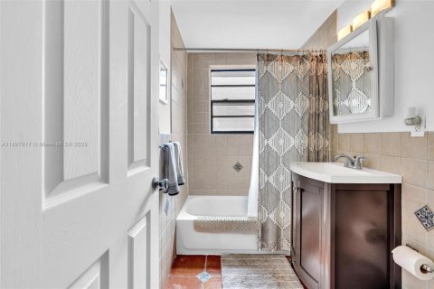 Снять в аренду квартиру в Майами-Бич, Флорида 3 спальни, 130.06м2, № 1949204 - фото 22