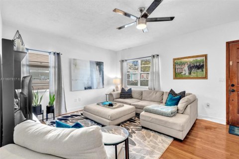 Снять в аренду квартиру в Майами-Бич, Флорида 3 спальни, 130.06м2, № 1949204 - фото 8